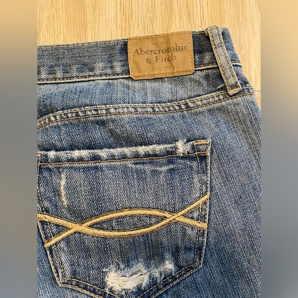 Abercrombie and Fitch Low Rise DistressedJeans from early 2000’s - Picture 4 of 4